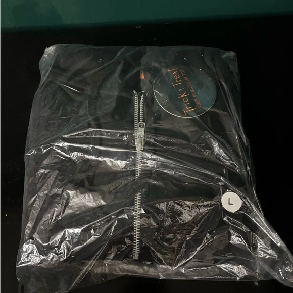 NWT Trick 'r Treat Horror Hoodie - Picture 3 of 3